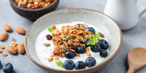 Fruit, yogurt and granola bowl